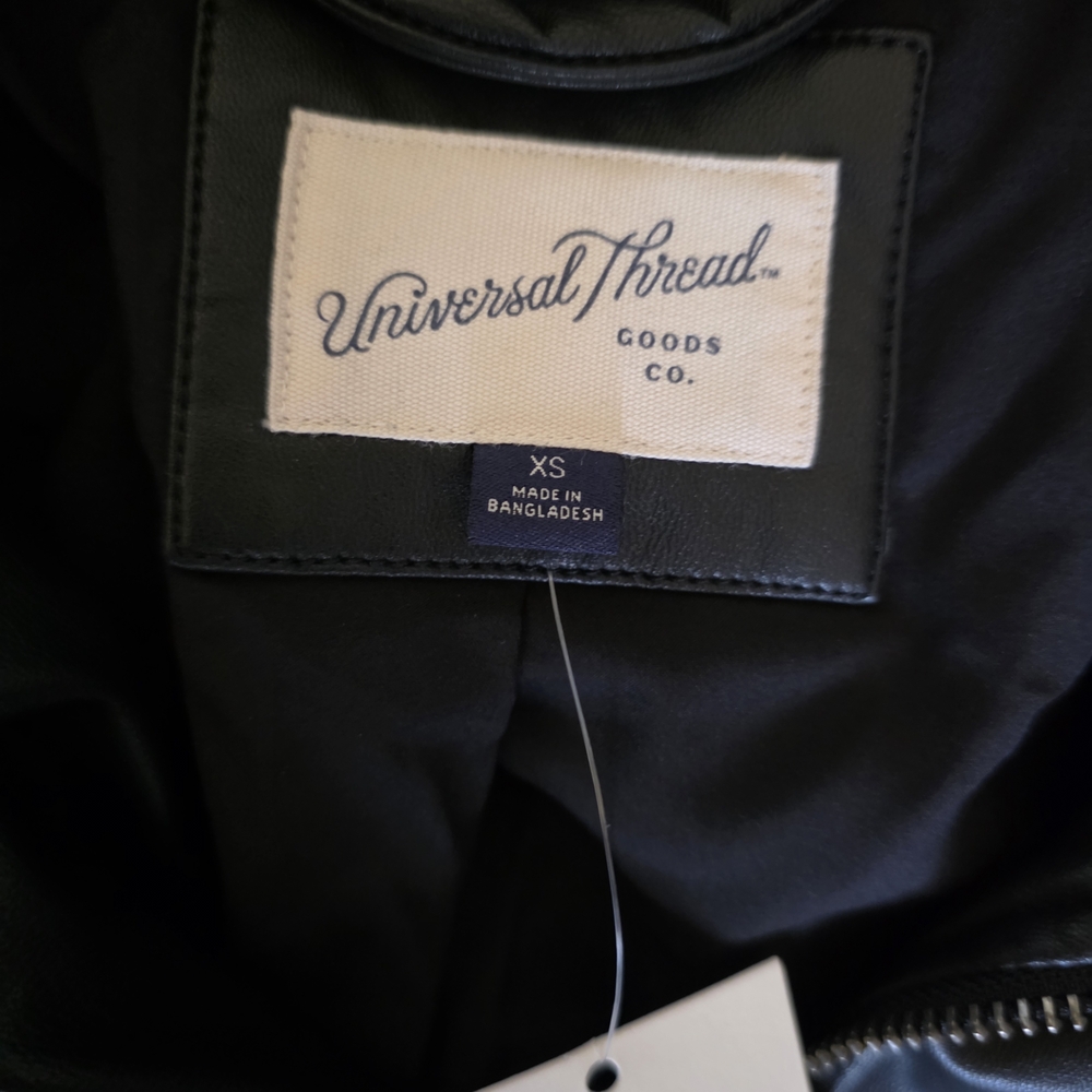 Universal Thread Black Gathered Bomber Jacket NWT - image 5